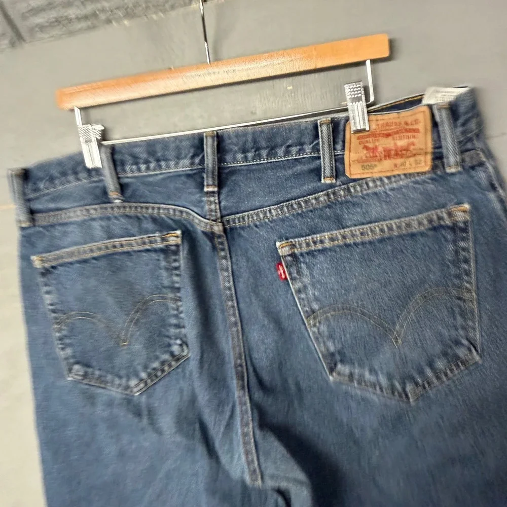 Levis 505 Regular Fit Straight Leg Jeans Mens 40x32 Medium‎ Wash Blue Distressed